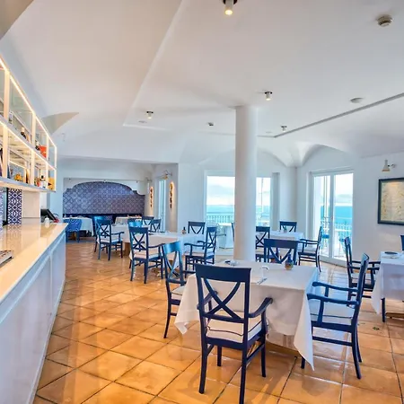 Cetus Hotel 4*