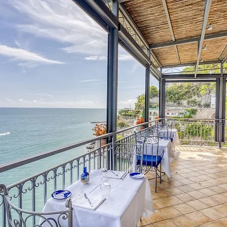 Cetus Hotel 4*