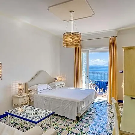 Cetus Hotel 4*